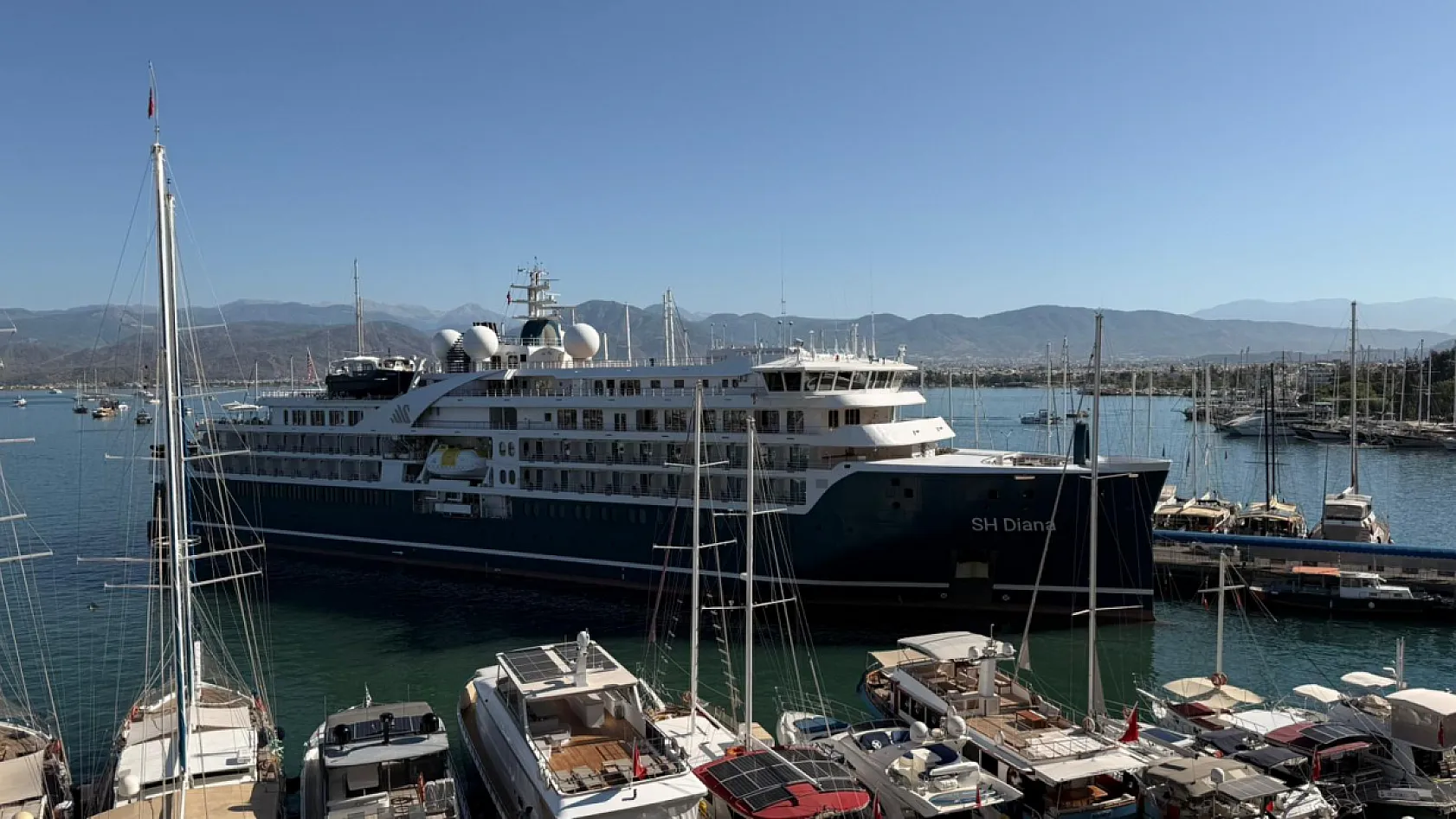 SH Diana Cruise Gemisi Fethiye Limanına Demirledi