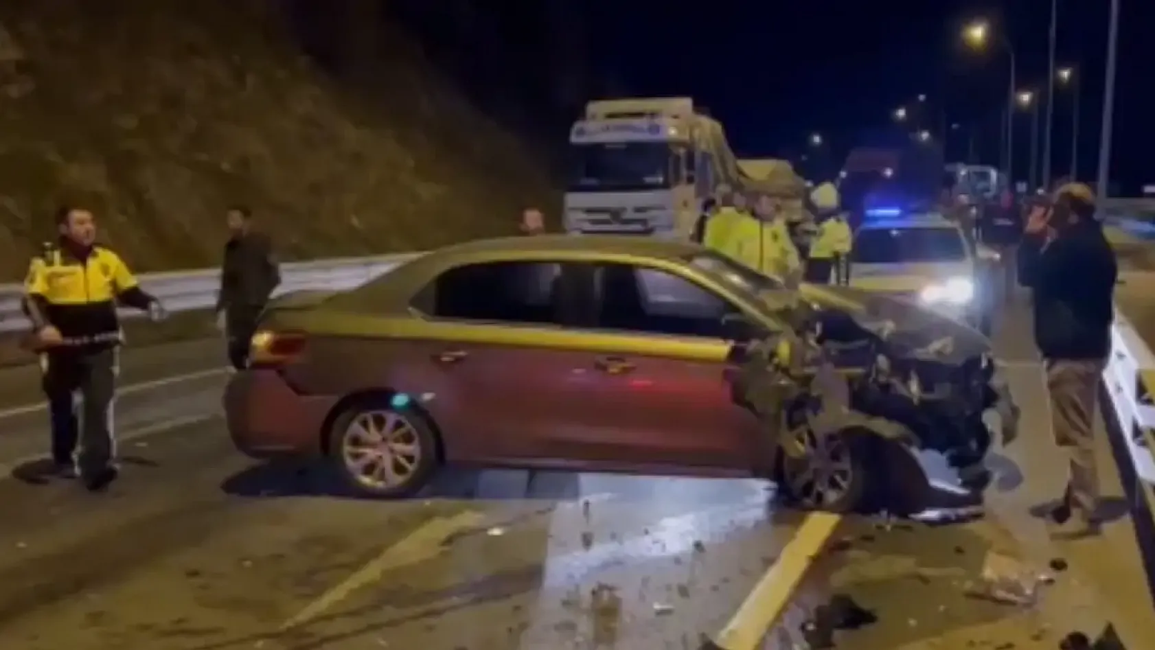 Zincirleme kazada yaralanan 18 kişiden 16'sı taburcu edildi