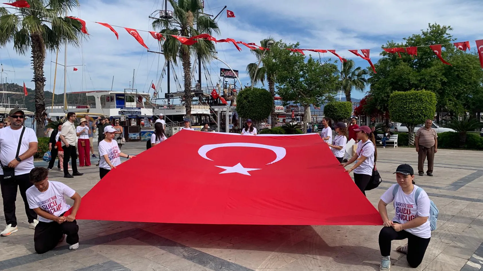 Atatürk'ün gençliğe emaneti 19 Mayıs, Fethiye'de gururla kutlanıyor