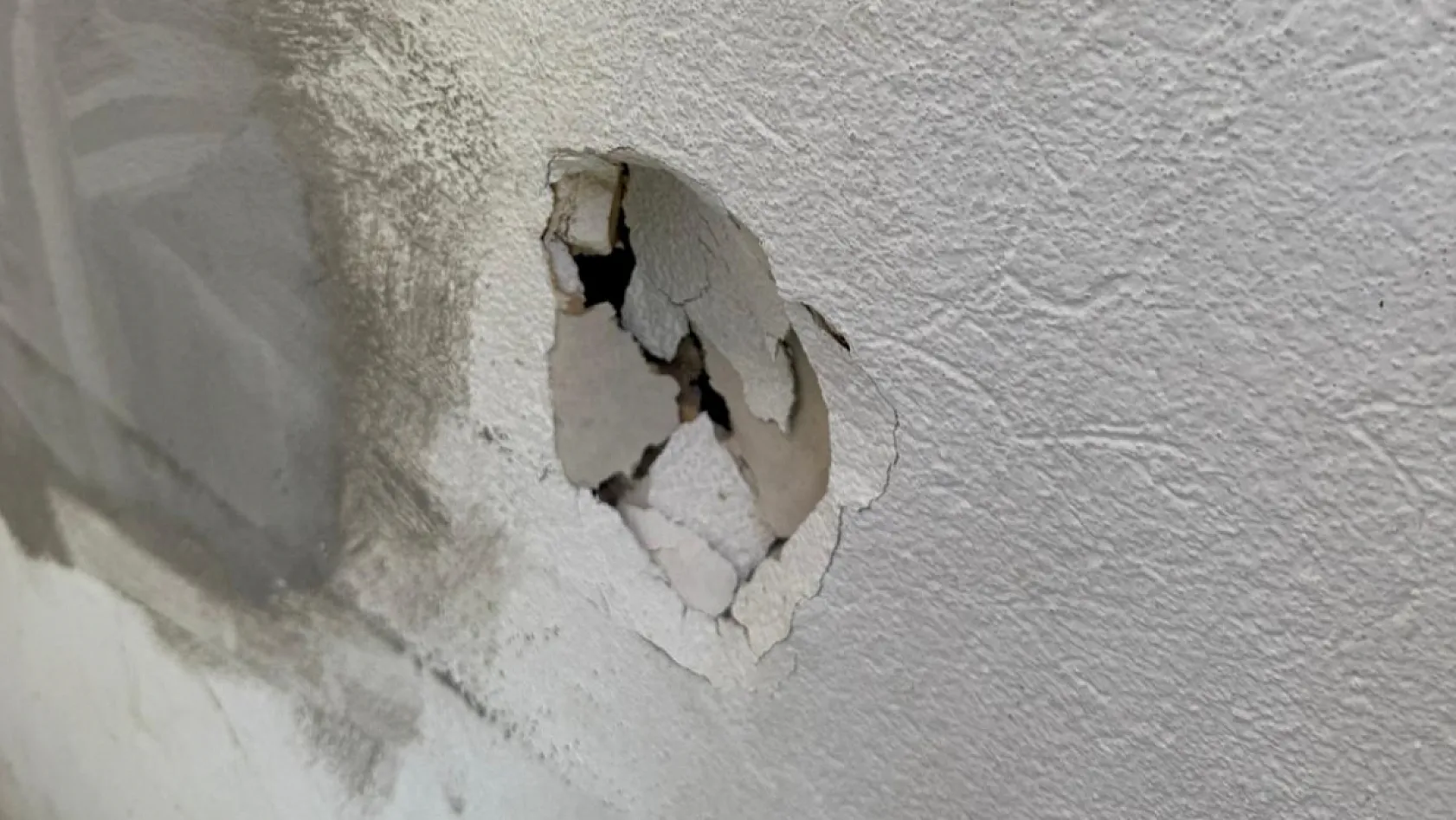 Akmaz Halk Plajında Vandalizm