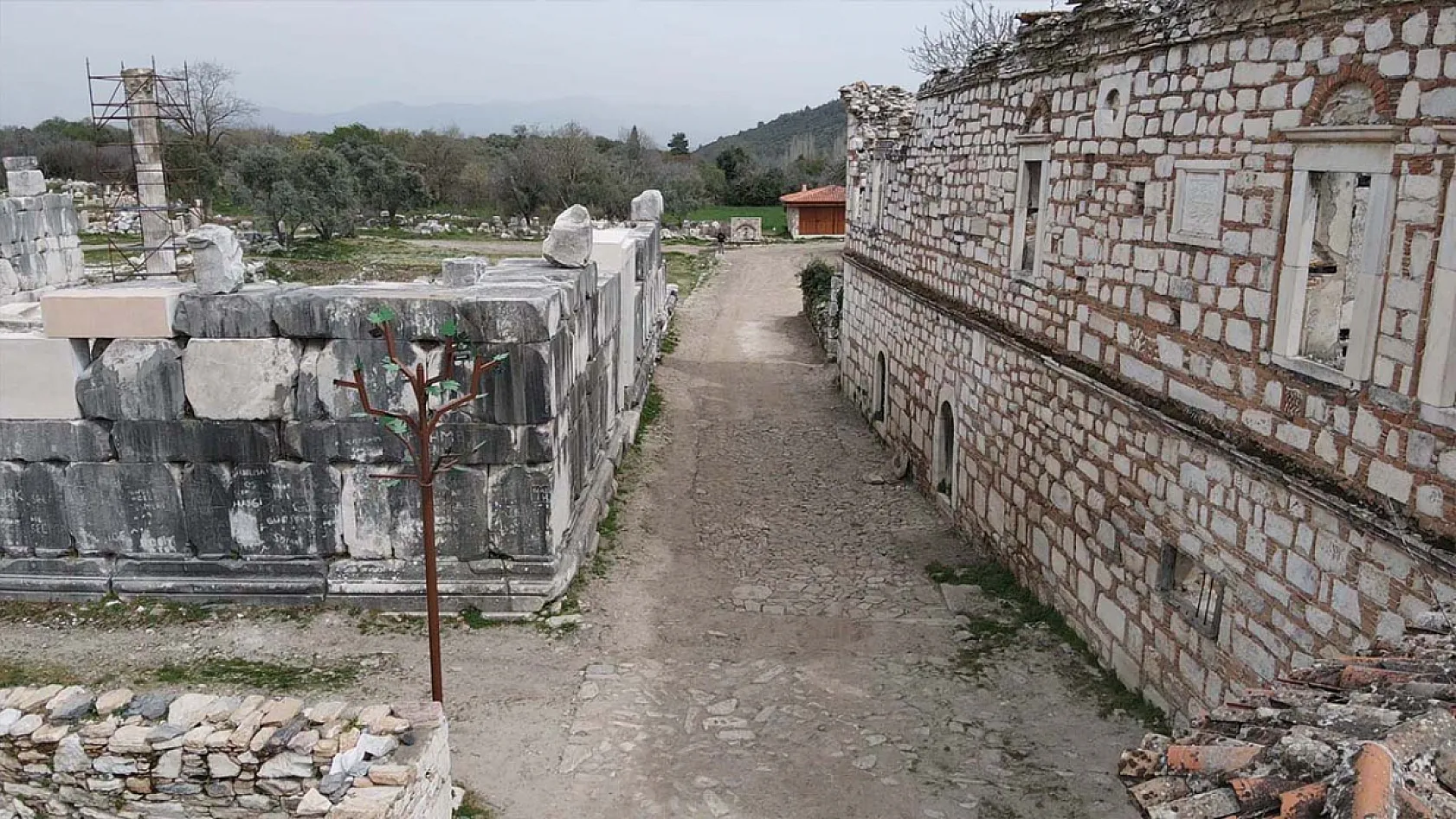 Stratonikeia'nın meclis binası Geleceğe Miras projesiyle ayağa kaldırılıyor