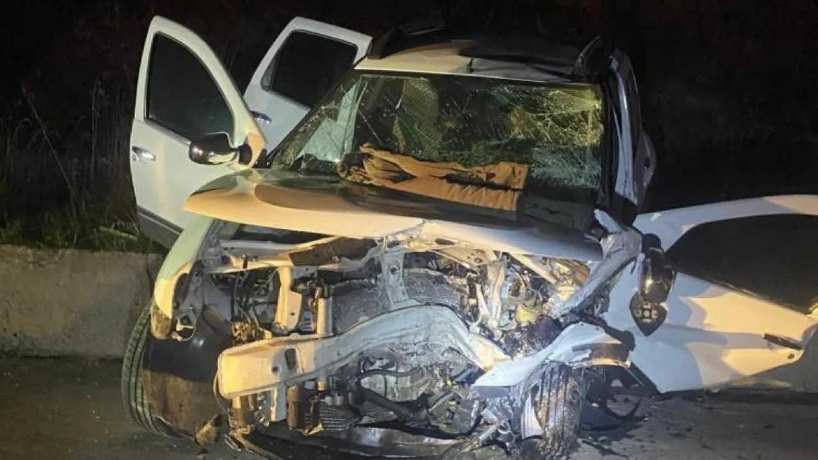 Cip ile otomobil çarpıştı: 2 ölü, 3 yaralı