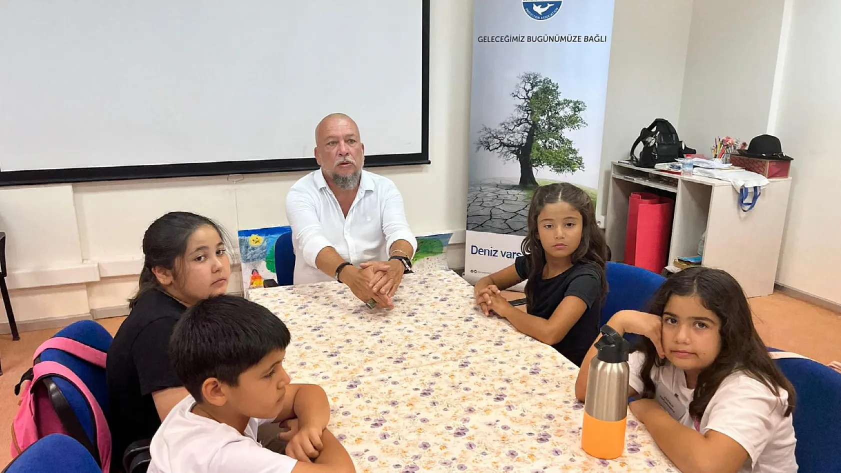 Fethiye'de Seda Köktener, Çocuklara Gazetecilik Mesleğini Anlattı