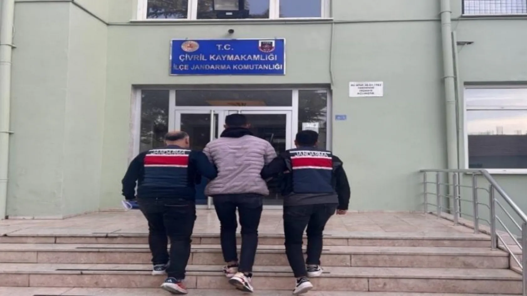 20 yıl sonra yakalanan katil zanlısının serbest kalması acılı ailenin yarasını kanattı