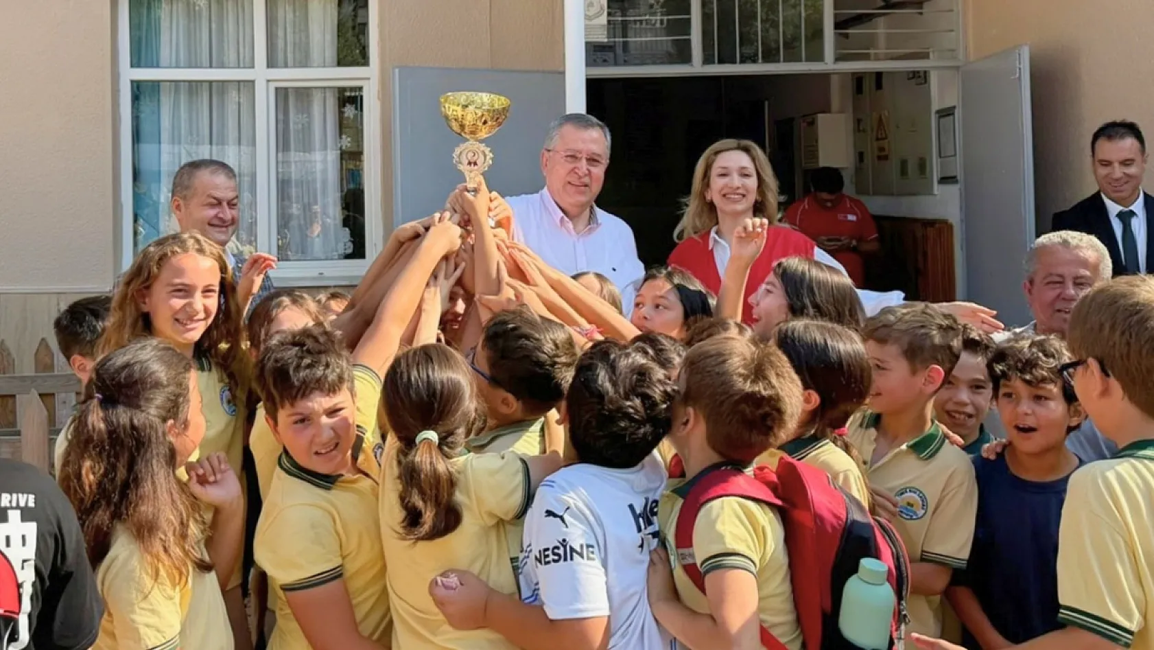 FTSO'dan Fethiye'de Kan Bağışını Teşvik Eden 3 Öğrenciye Bisiklet Hediyesi