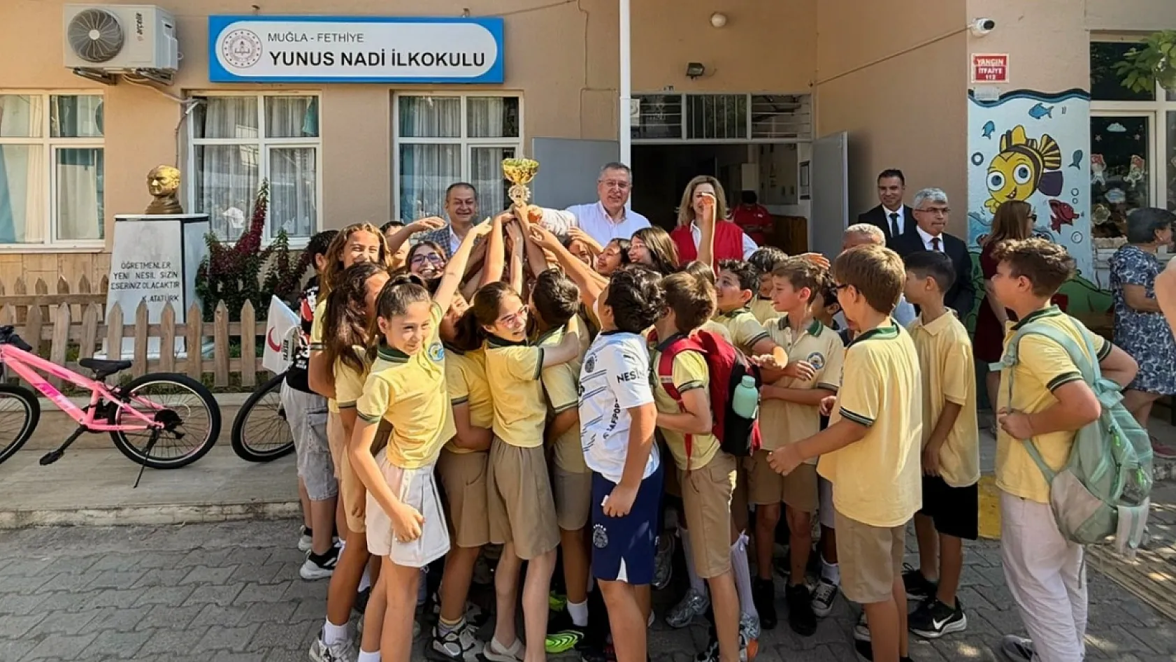 FTSO'dan Fethiye'de Kan Bağışını Teşvik Eden 3 Öğrenciye Bisiklet Hediyesi