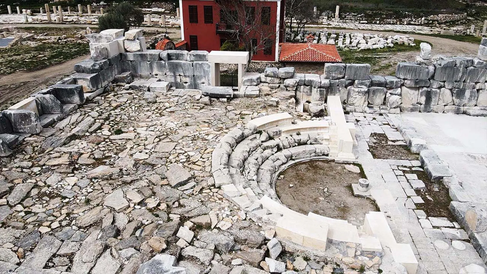 Stratonikeia'nın meclis binası Geleceğe Miras projesiyle ayağa kaldırılıyor