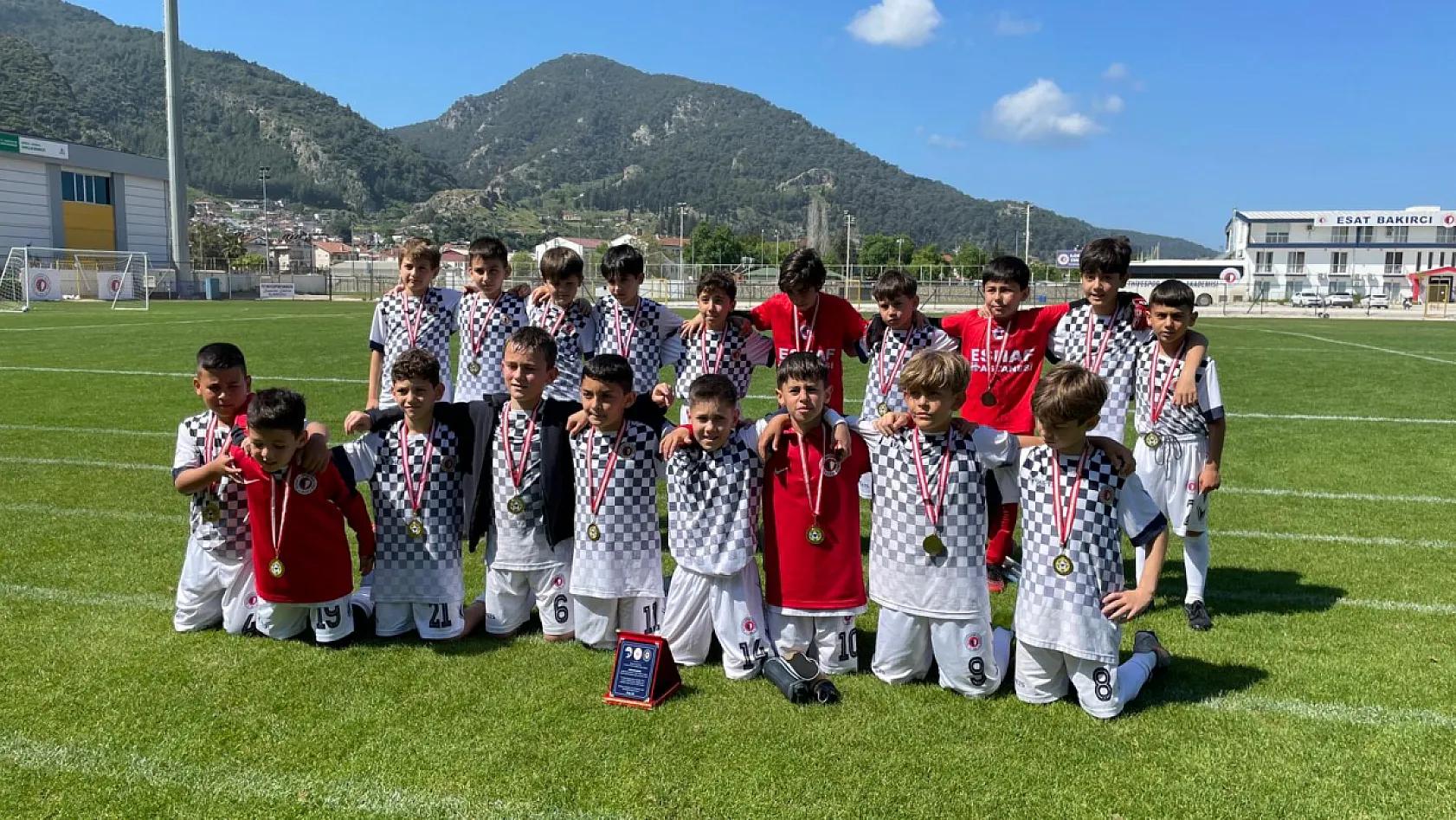 23 Nisan'da Fethiye'de 'Futbol Şenliği': U10 turnuvasında herkes birinci