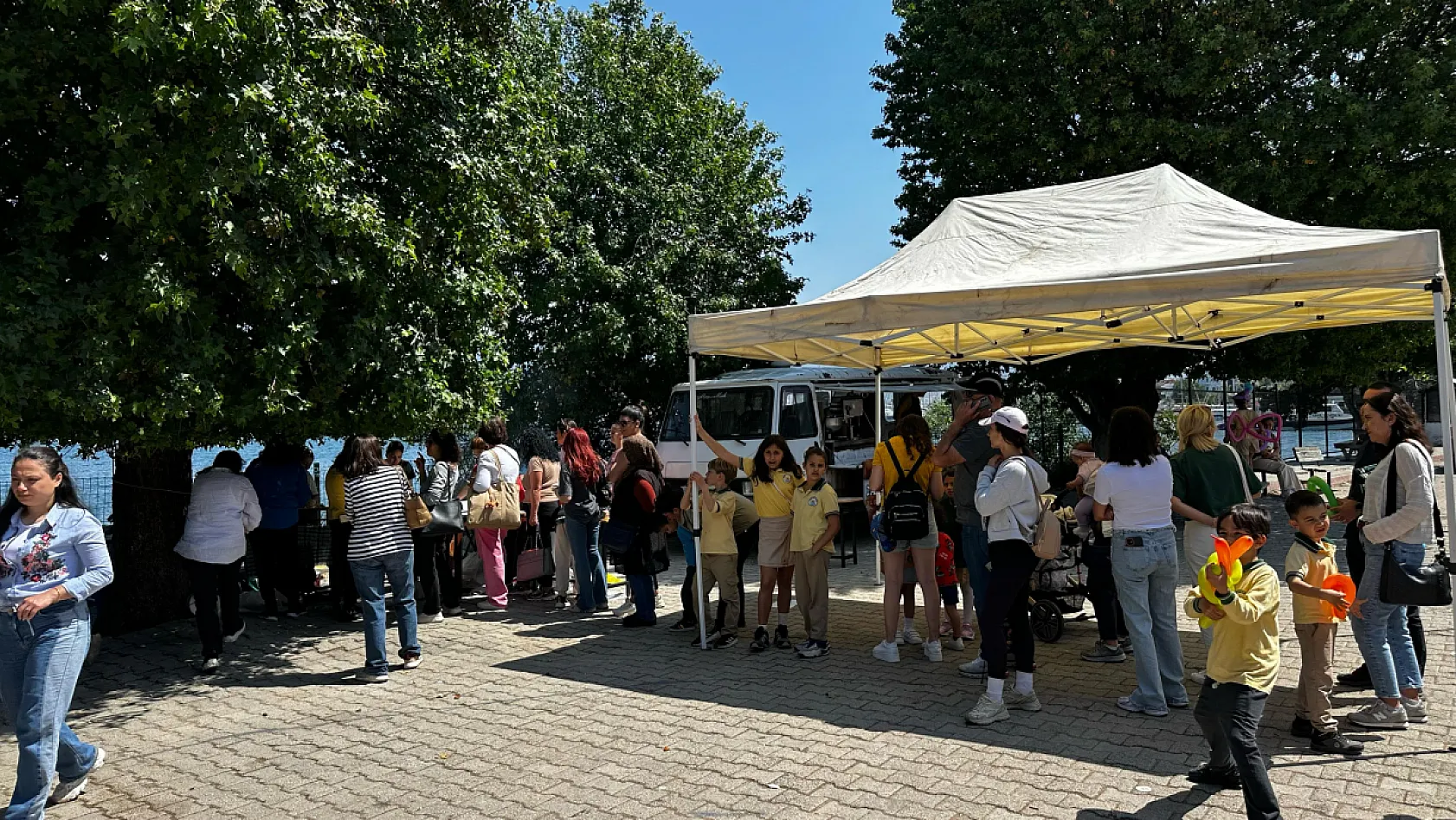 Fethiye Yunus Nadi İlkokulu'nda okul yararına kermes