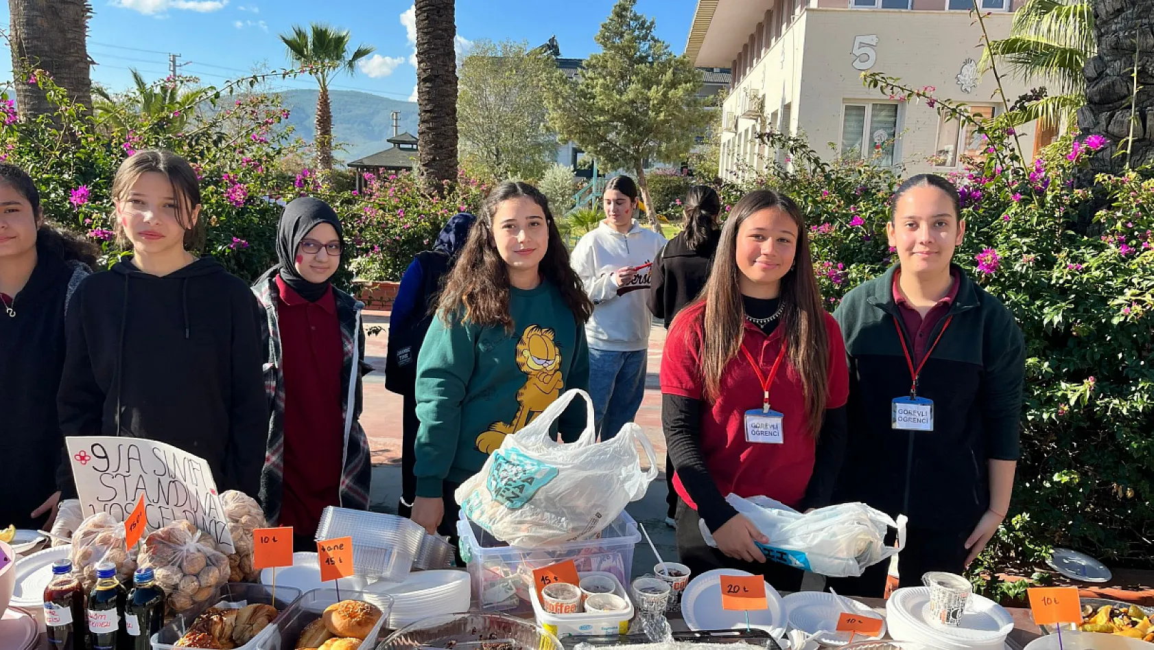Fethiye'de Öğrenciler Yararına Kermes
