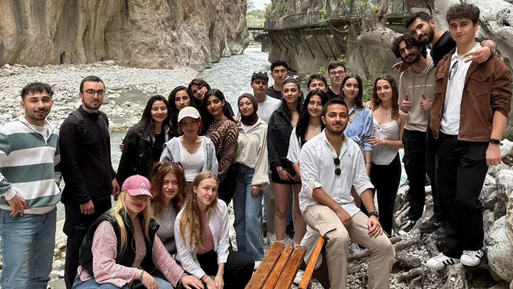 Uluslararası gönüllü gençler, Tlos Antik Kenti'nde tarih ve kitapla buluştu