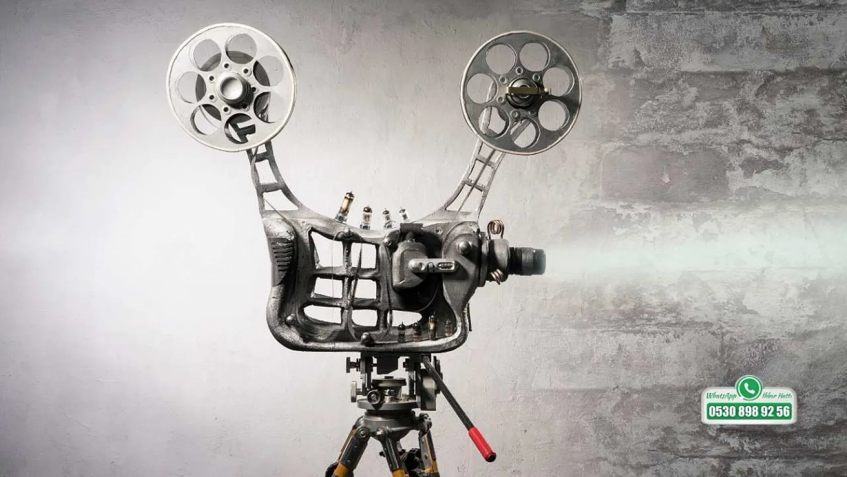 Dünya Sinema Günü'nde Fethiye Halkına Sorduk: En Sevdiğiniz Yerli ve Yabancı Film Hangisi?