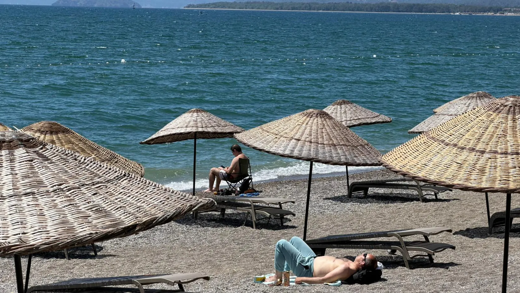 Fethiye'de Sıcak Havayı Fırsat Bilenler Sahillere Akın Etti