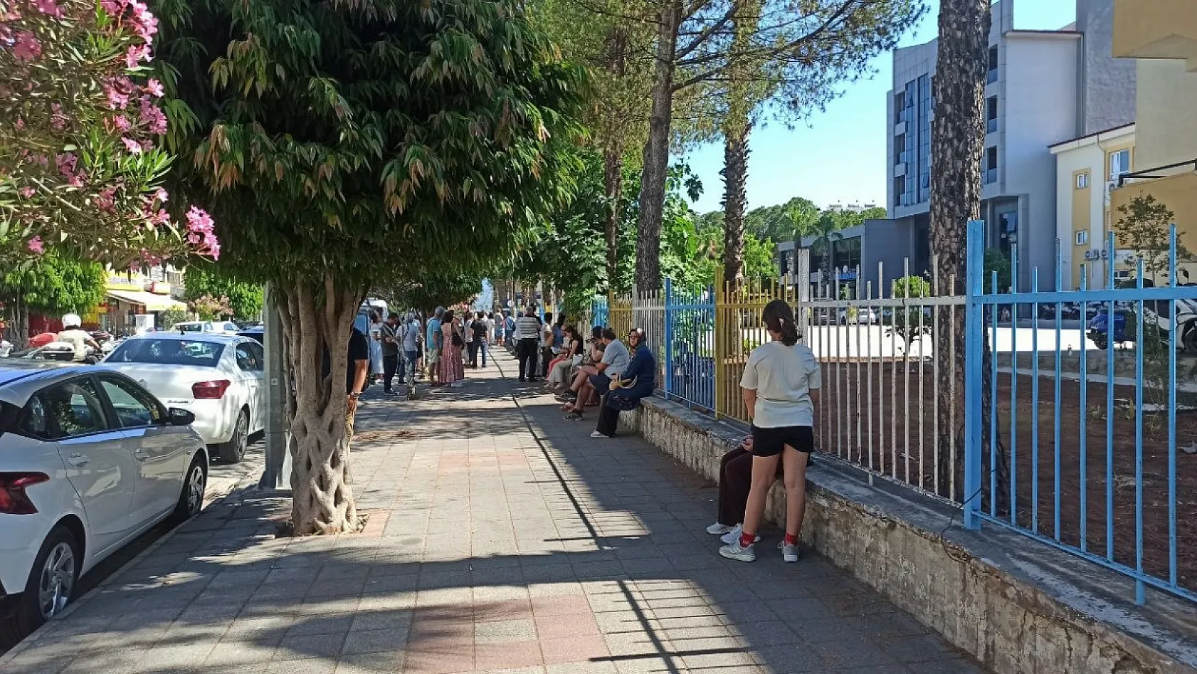 Fethiye'de AYT Heyecanı Başladı: Üniversite Adayları İkinci Oturum İçin Sınava Girdi