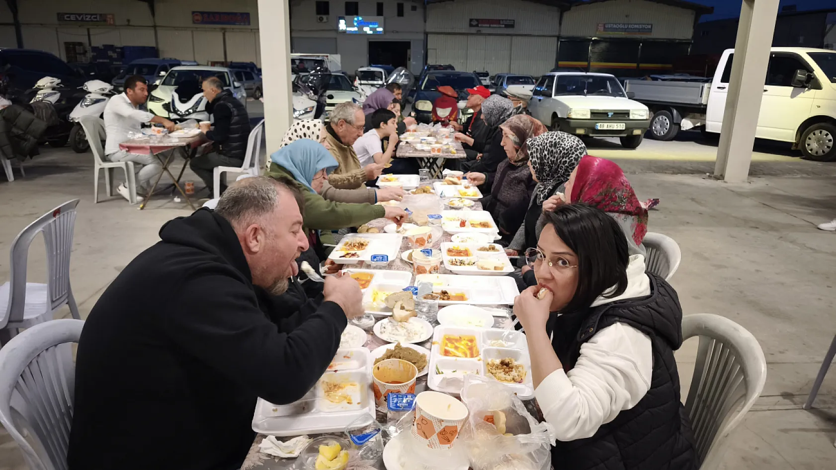 Fethiye Karaçulha Toptancı Hali'nde İftar Buluşmasına Yoğun Katılım