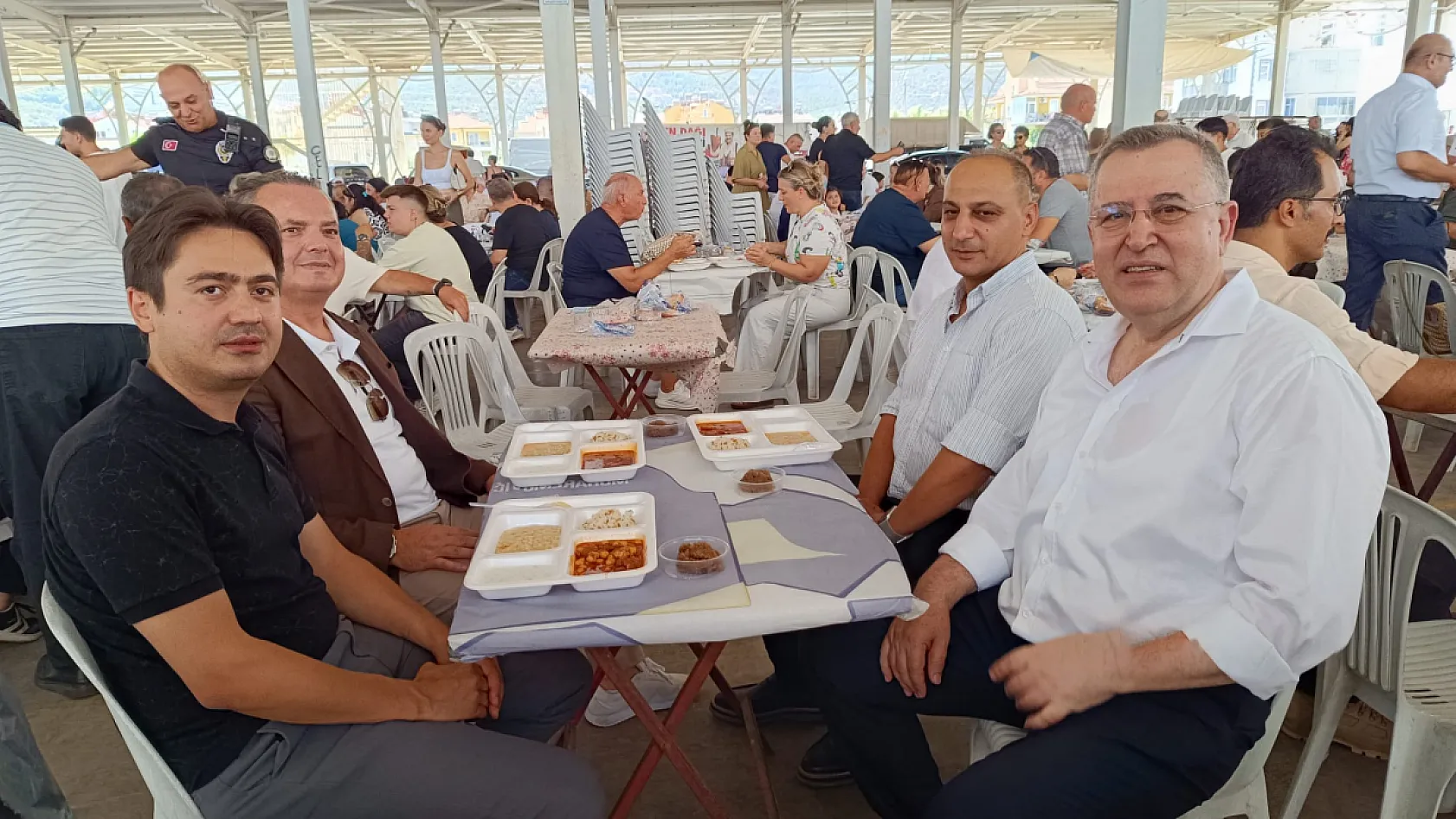 Fethiye'de Çıralı ailesinin mutlu günü öncesi geniş katılımlı buluşma