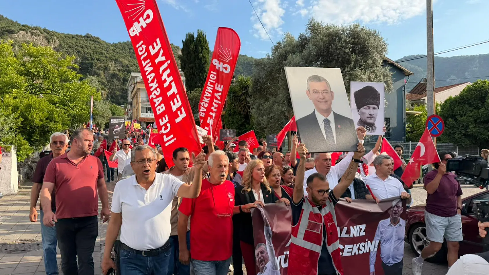 Fethiye'de 'Sandık İradesi' Yürüyüşü