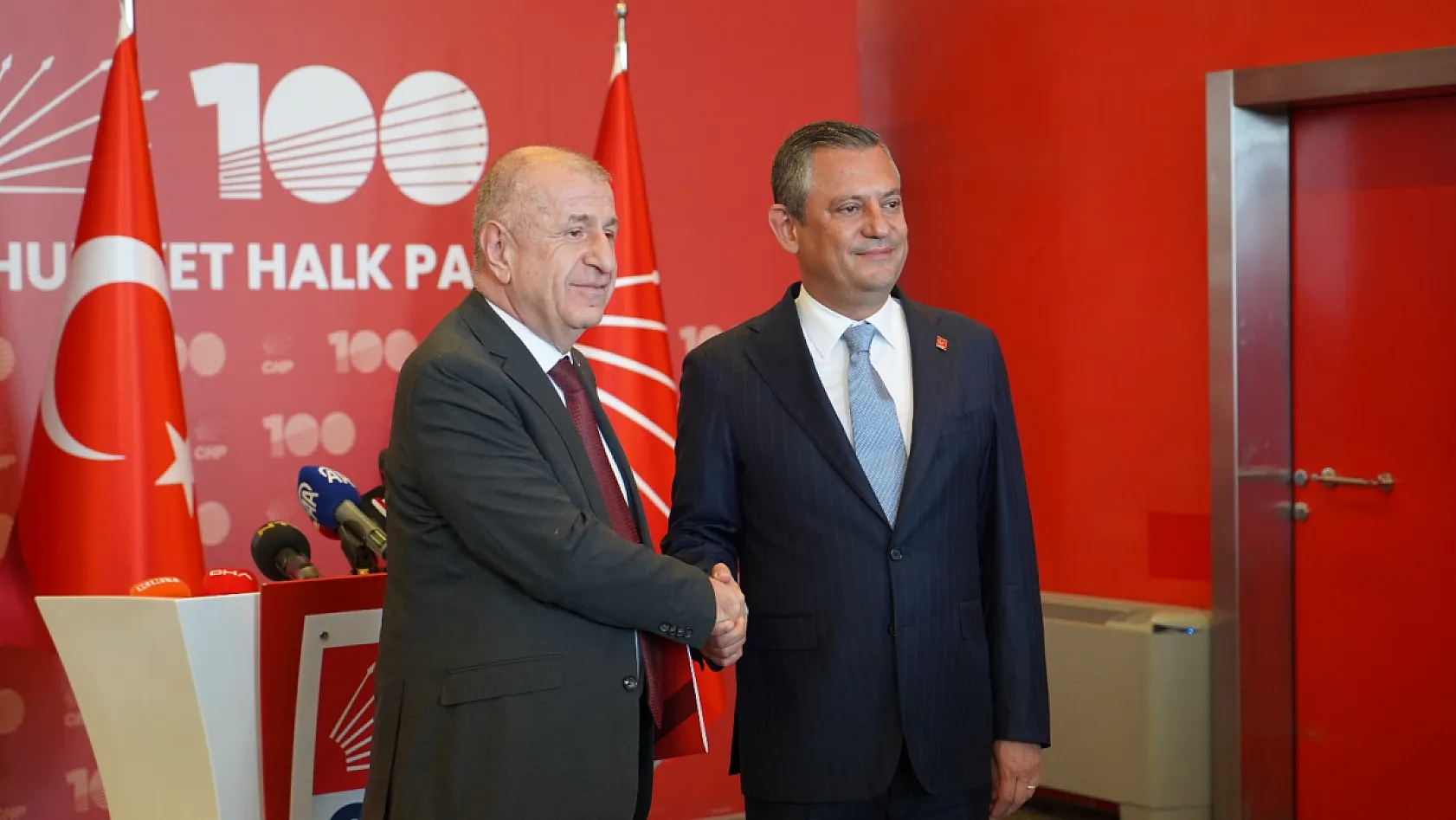 Ümit Özdağ, Özgür Özel'i ziyaret etti
