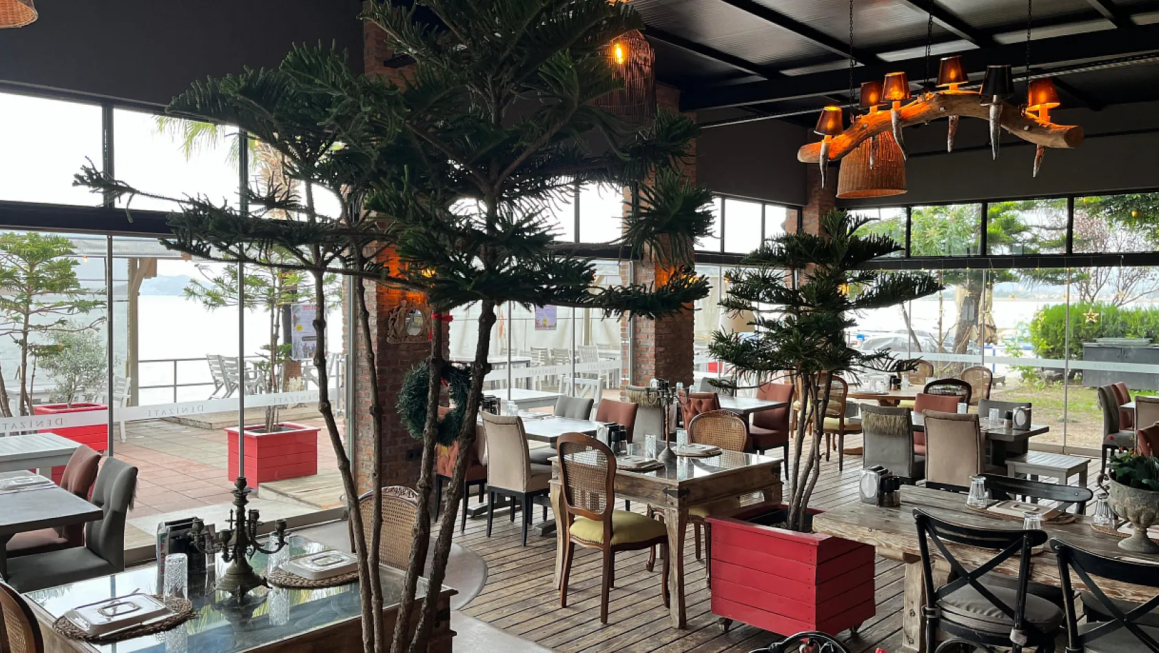 Fethiye Denizatı Restoran'da Unutulmaz Yılbaşı Gecesi