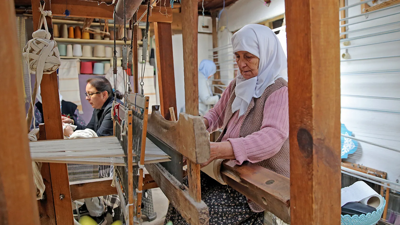 Muğlalı kadın dokuma ustası, ailesinin kuşaklardır sürdüğü geleneği geleceğe taşıyor