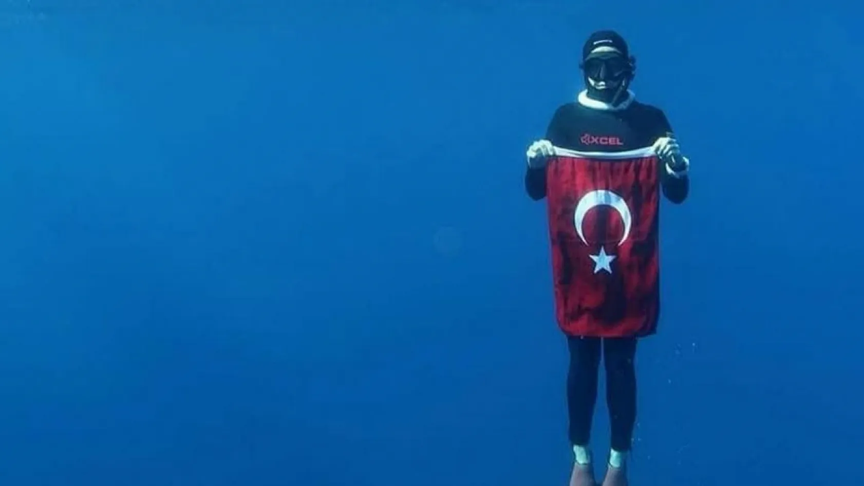 Türk Spor Tarihine Geçen Başarı: Birgül Erken Buz Altında Dünya Rekoru Kırdı
