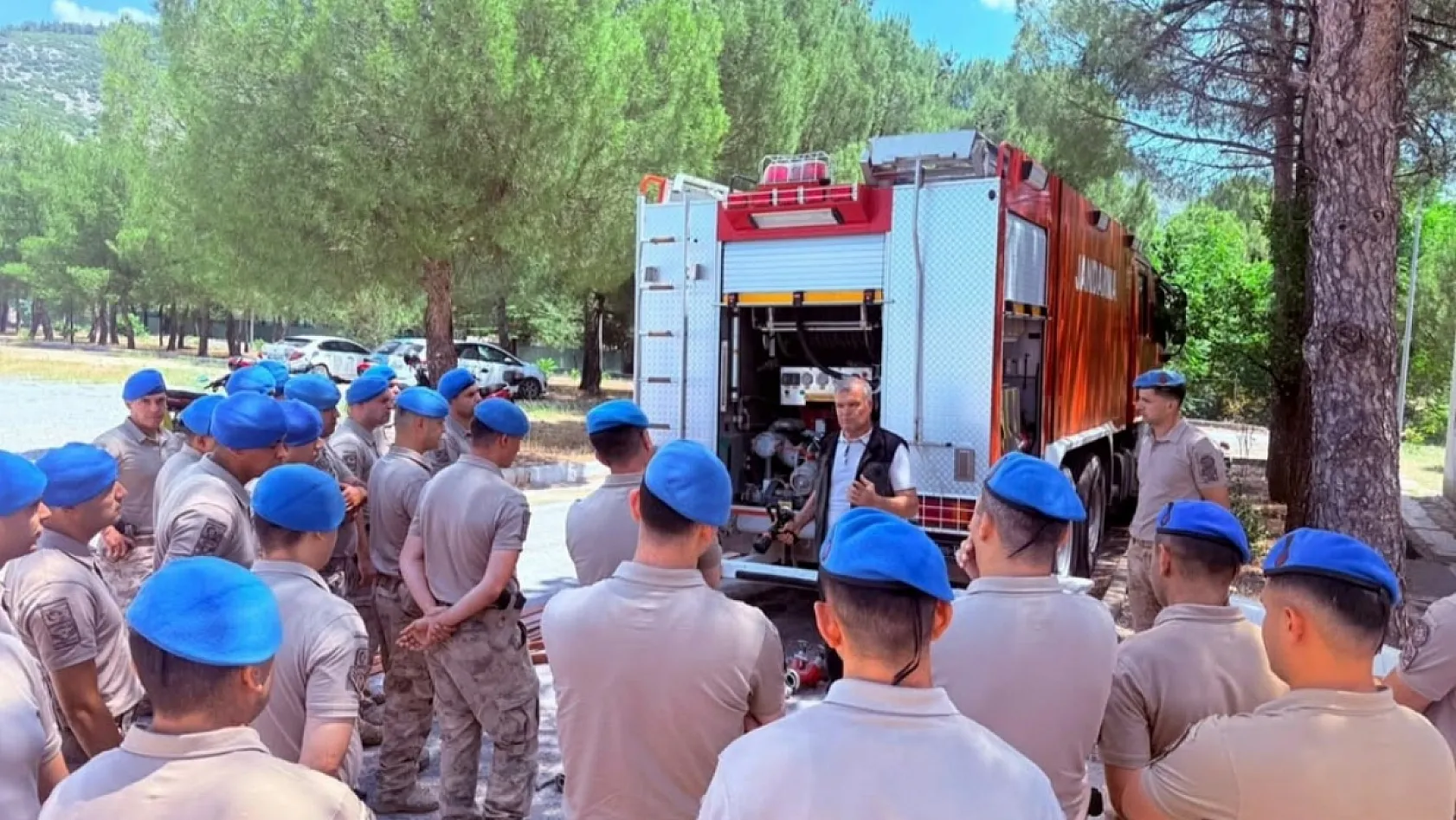 Muğla'da komandolara orman yangını eğitimi