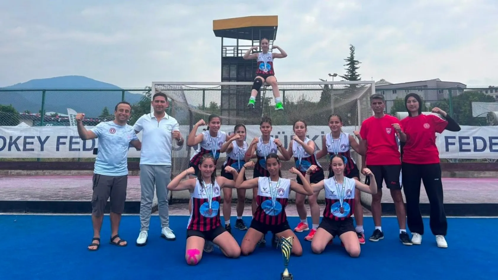 Ege Yıldızları U16 Türkiye Hokey 1'inci Ligi'nde Türkiye ikincisi oldu