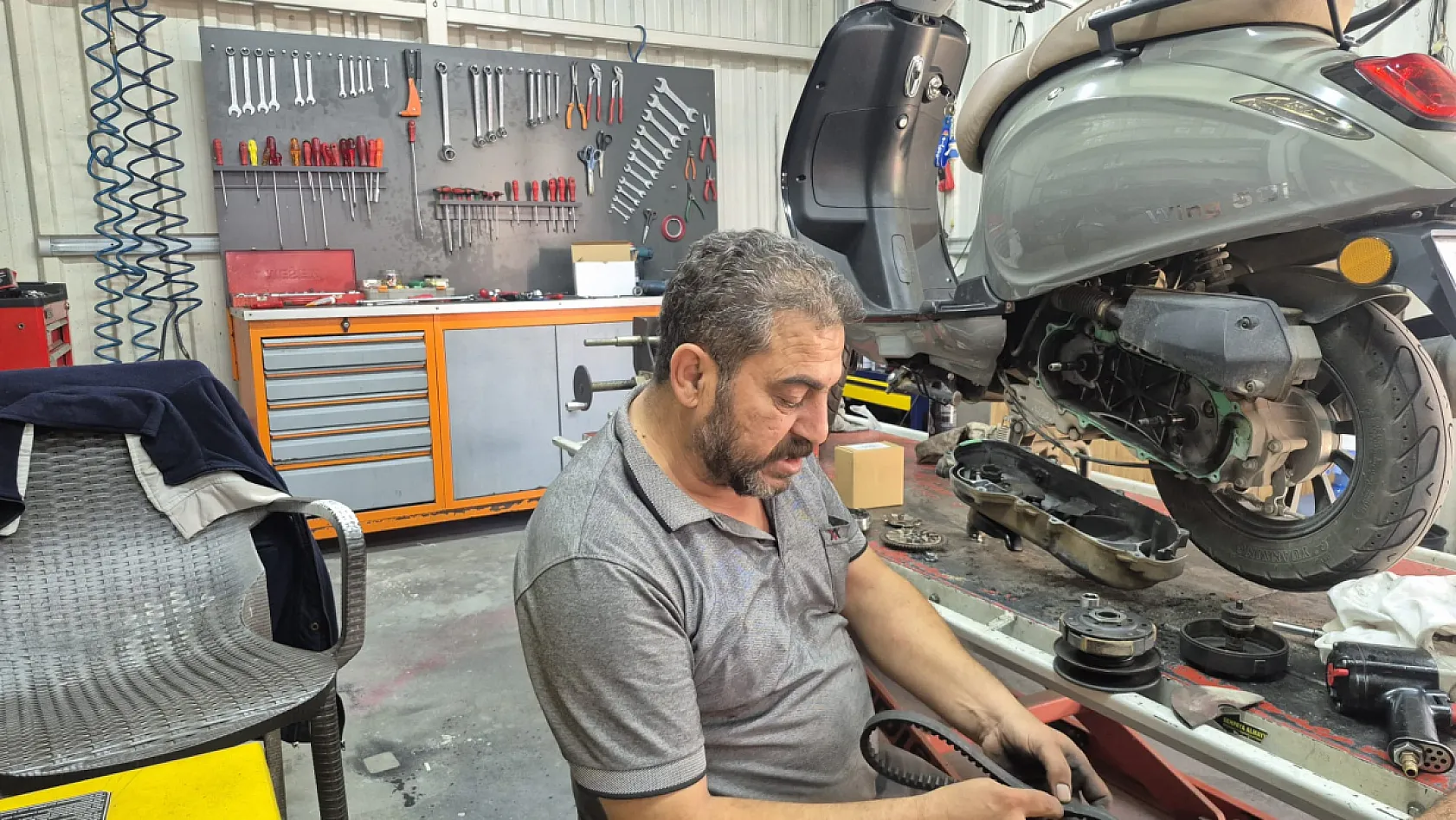 Fethiye'de Motor Ustası Günay Memiş: 'Yağmurda kalan motorun kurumasını bekleyin'
