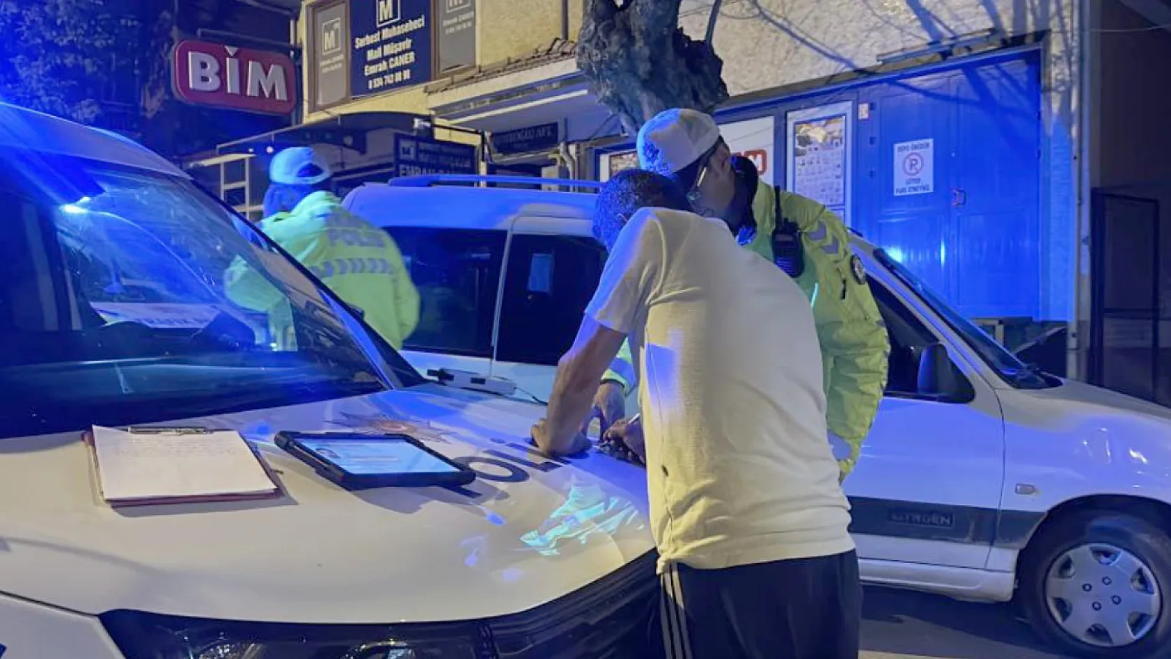 4'üncü kez alkollü yakalandı, 'Beni reklam yapacaksın' diyerek sitem etti