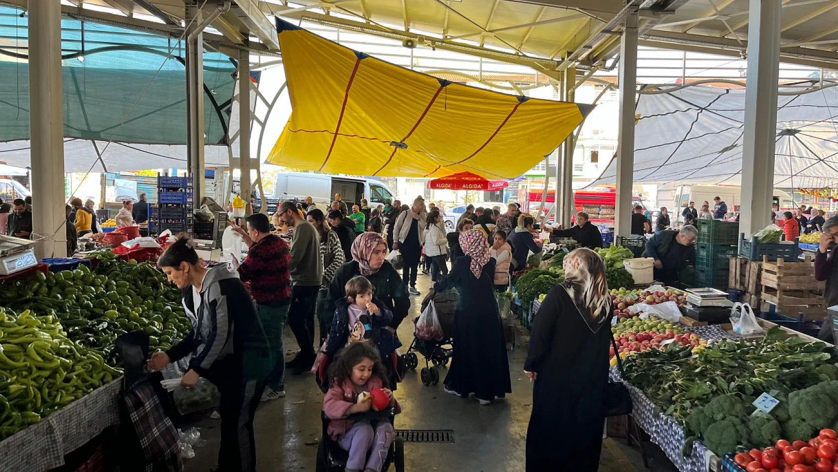 Fethiye Cumartesi Pazarı'nda Yüksek Fiyatlar Tepki Topluyor