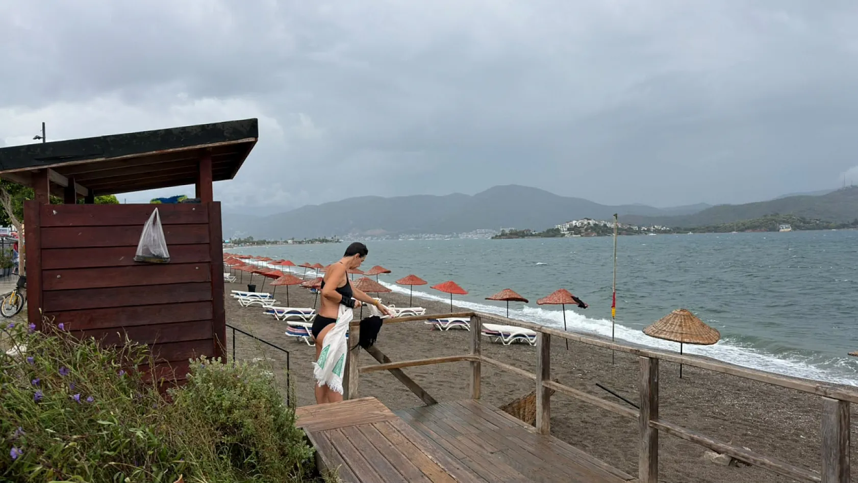 Fethiye'de yağmur deniz keyfine engel olmadı