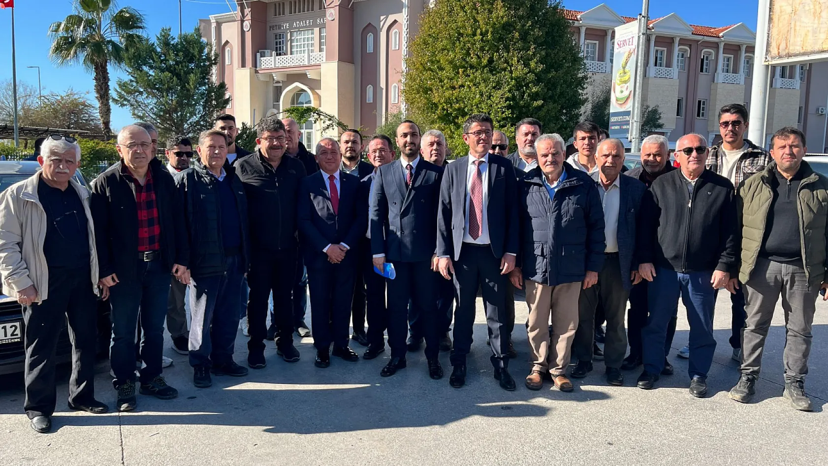 AK Parti Fethiye imza krizi sürüyor adliye önünde açıklama