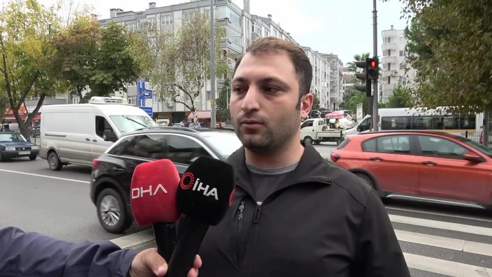 Motosikletli kuryenin çarptığı yaşlı adam kanlar içinde yere yığıldı