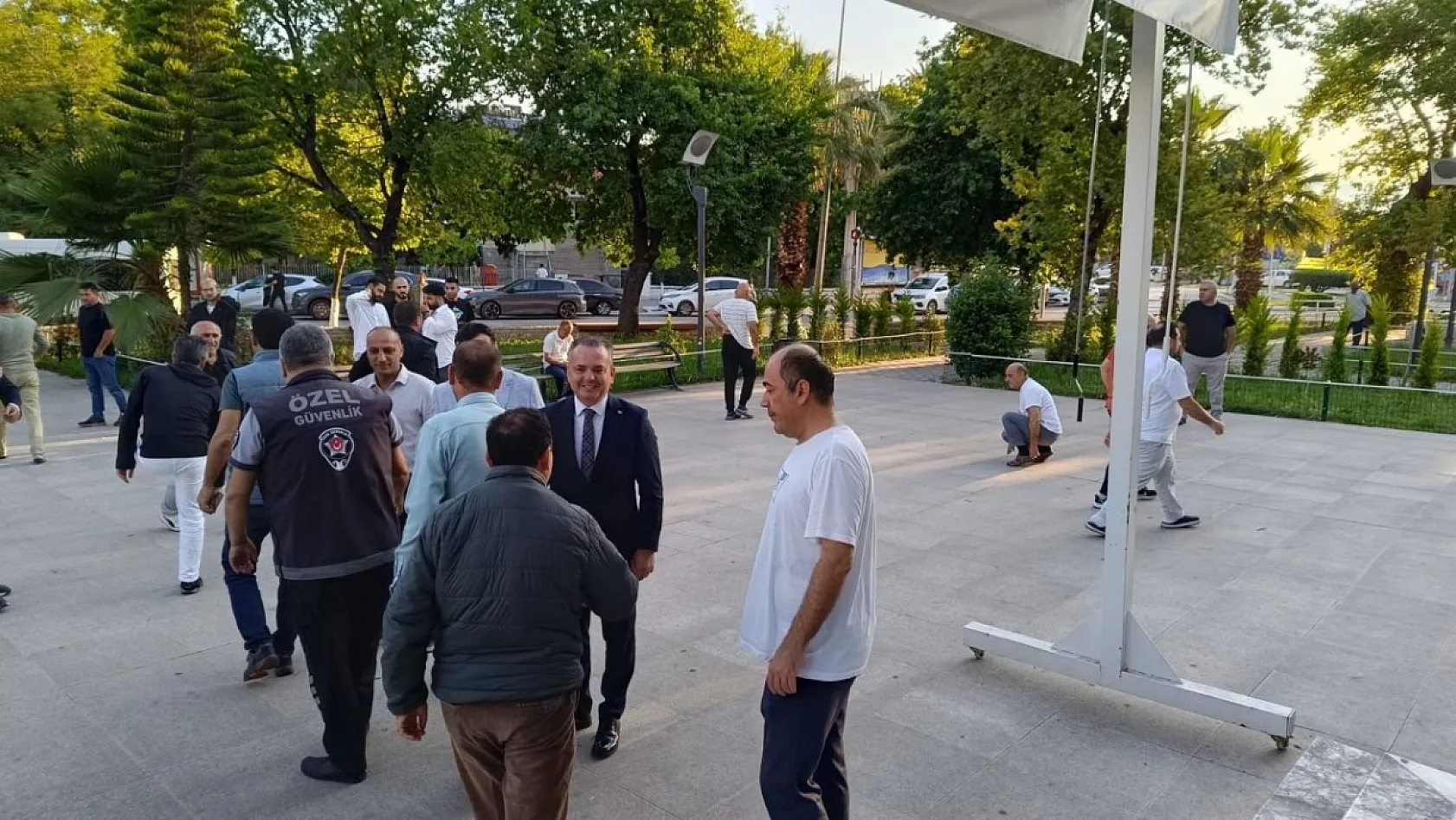 Fethiye'de Kurban Bayramı Namazı Yeni Camii'nde Kılındı: Diyanet İşleri Başkan Yardımcısı Osman Şahin'den Birlik Mesajı