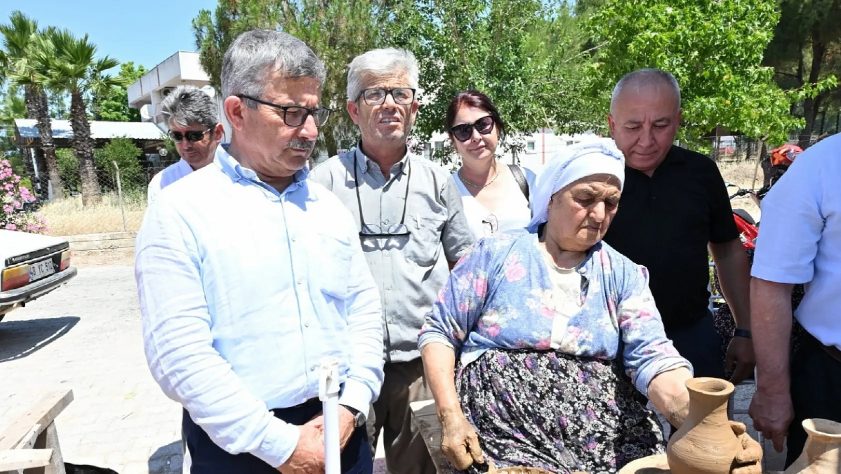 Esenköy'de El Sanatları Sergisi Yoğun İlgi Gördü