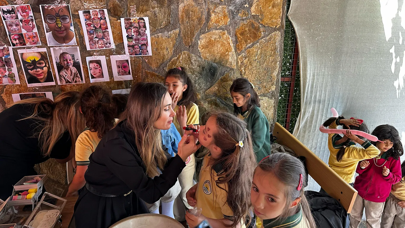 Fethiye Yunus Nadi İlkokulu'nda okul yararına kermes
