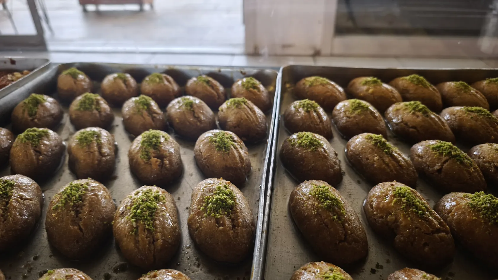 Fethiye Anteplioğlu Tatlı Dünyası'ndan bayrama özel indirim kampanyası