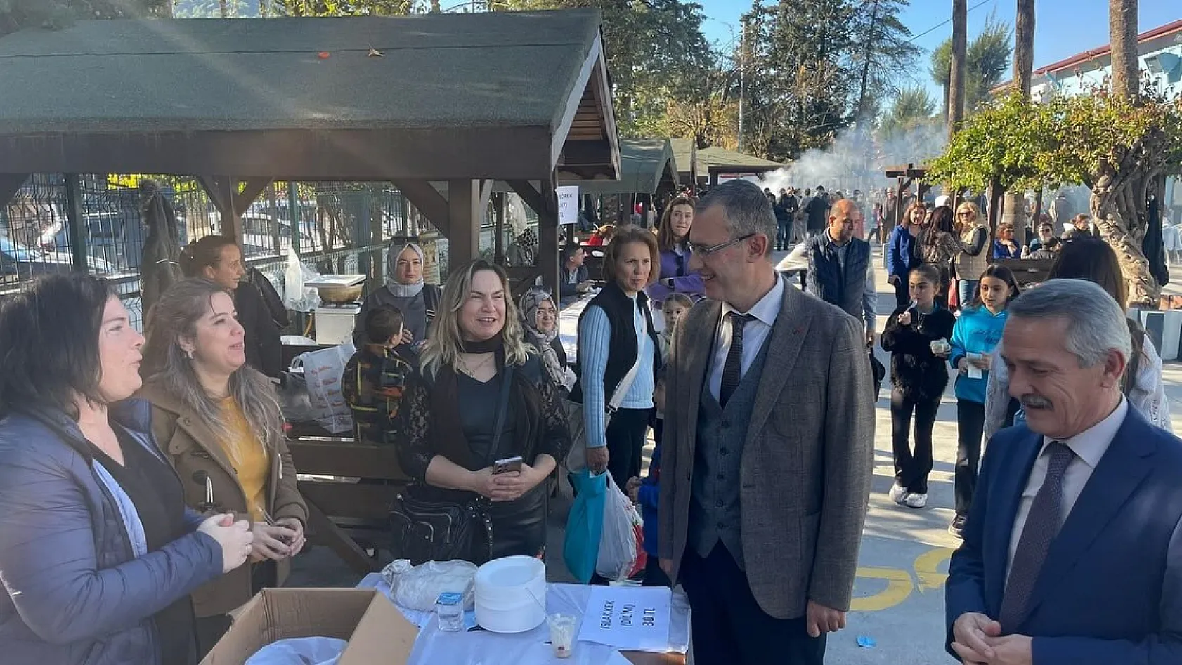 Fethiye Merkez Atatürk Ortaokulu'nda Kermes Etkinliği Düzenlendi