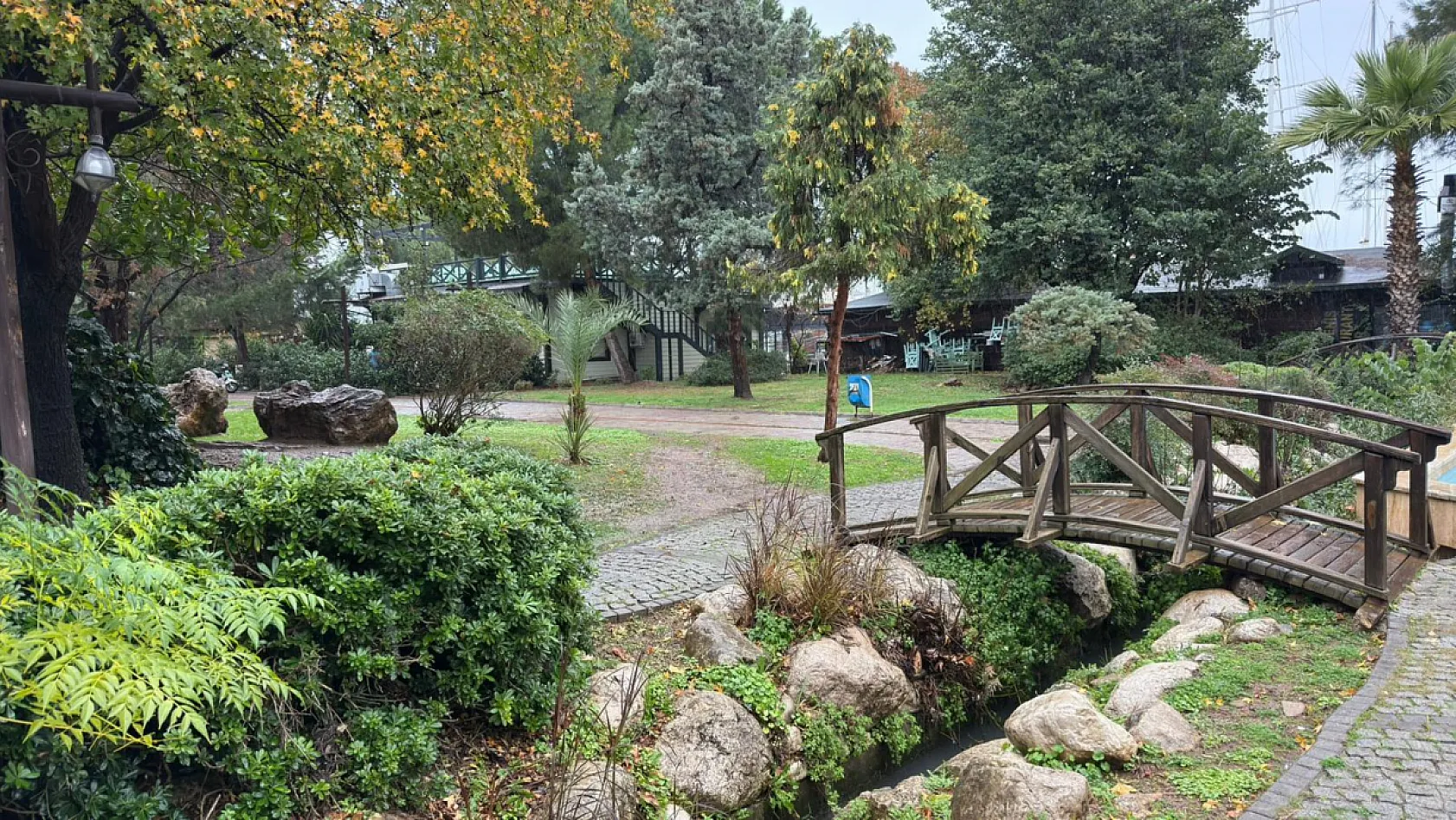 Fethiye'de sağanak yağış gün boyu devam edecek