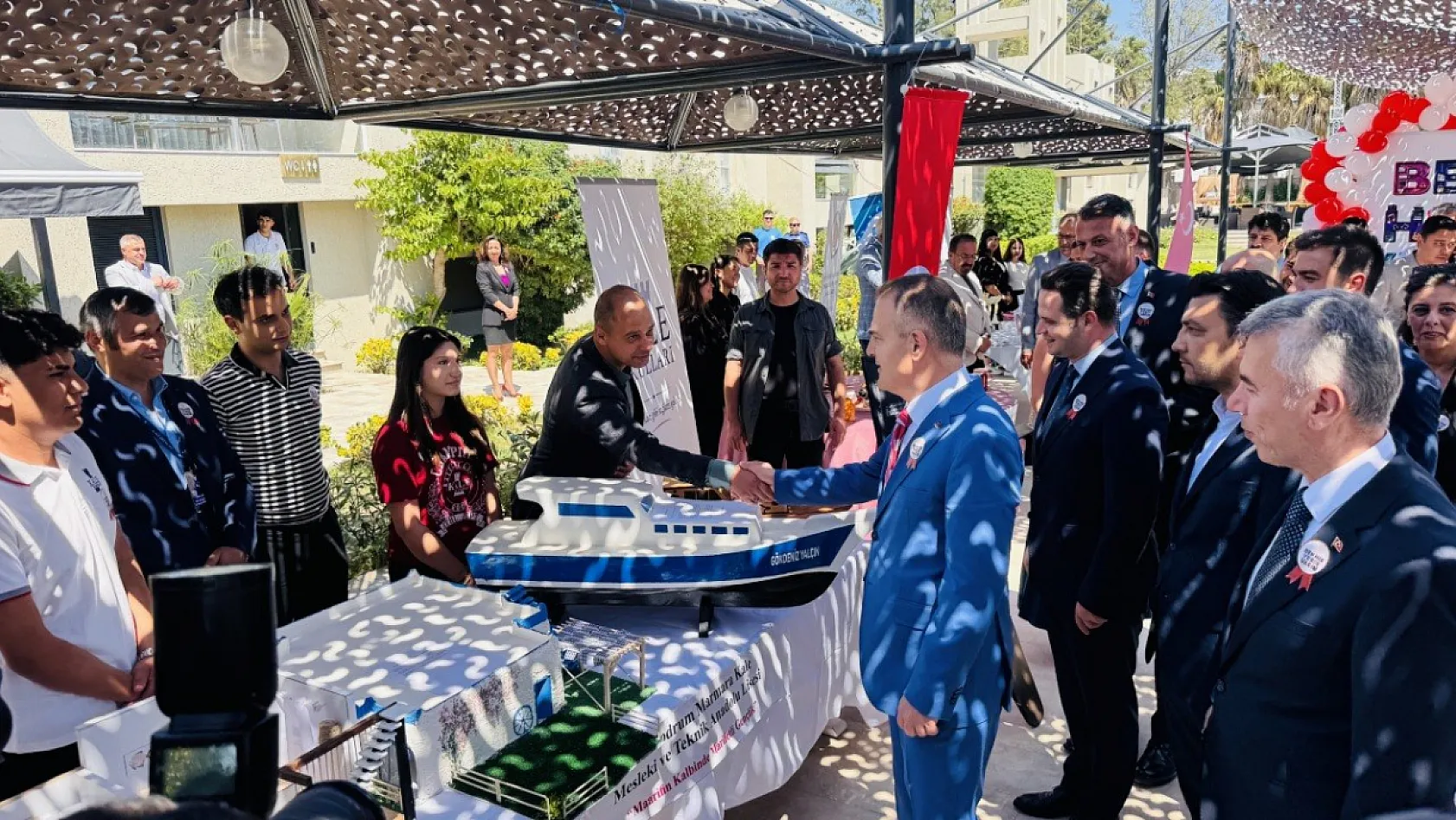 Bodrum'da 'Maarifin Kalbinde Marifetli Gençlik Buluşması ve Mesleki Eğitim Fuarı' düzenlendi