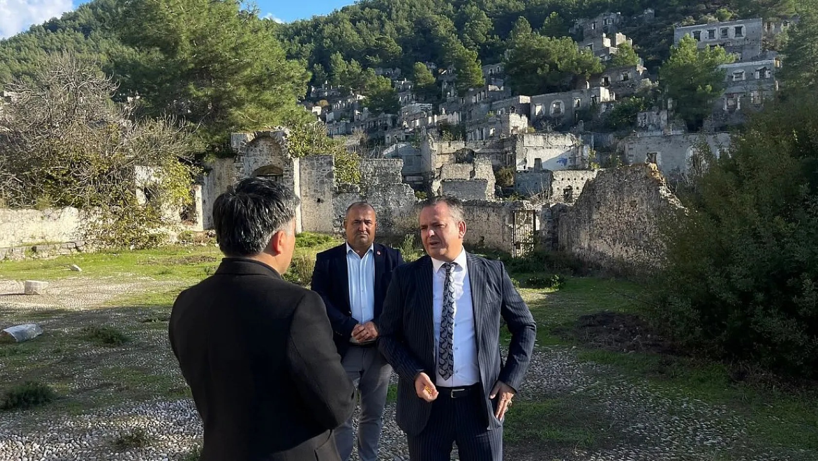Fethiye Kaymakamı Akkaya, Kayaköy'de incelemelerde bulundu