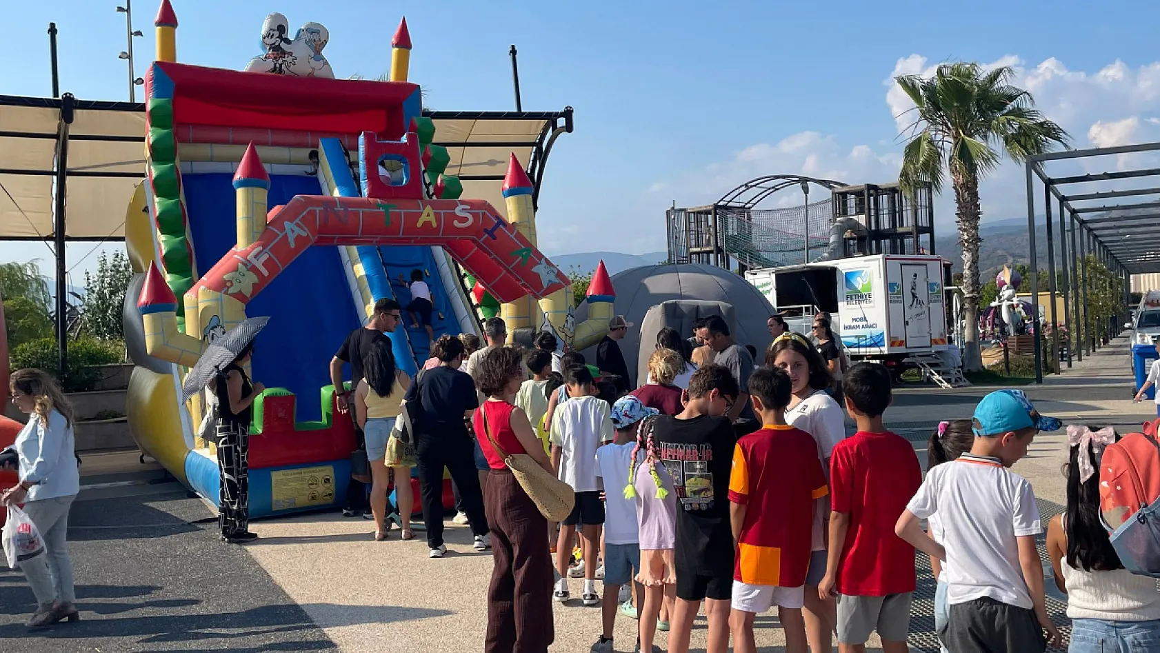 Fethiye'de ÇevreFest'e Yoğun İlgi: Çocuklar Eğlenirken Çevreyi Öğrendi