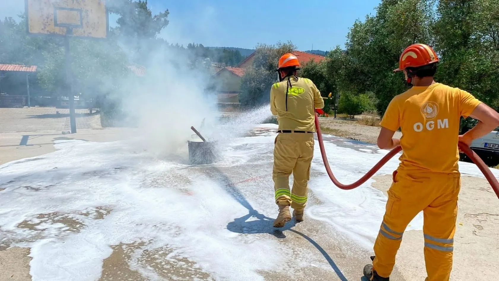 Muğla'da öğrencilere orman yangını tatbikatı yapıldı