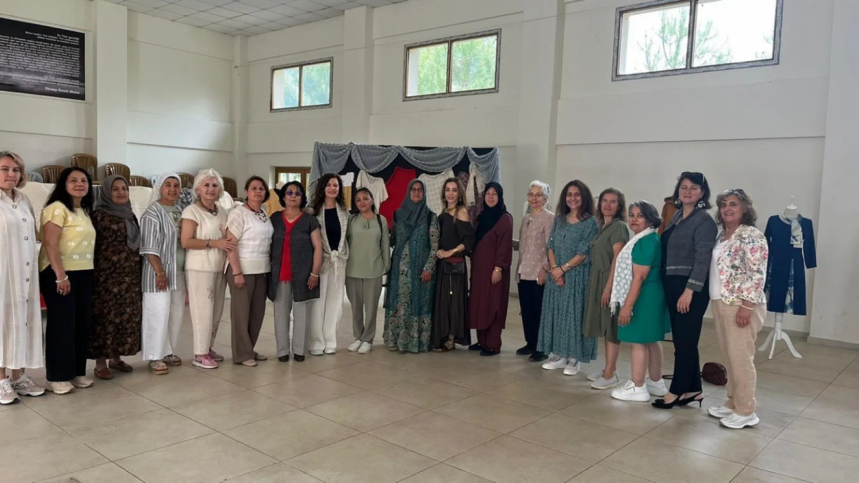 Fethiye'de dastar sergisi: Kadın emeği geleneksel dokumayı yaşatıyor
