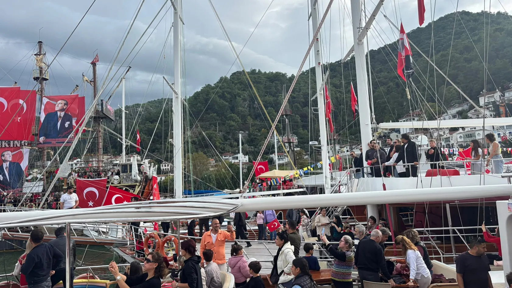 Fethiye'de mavi sularda Cumhuriyet gururu