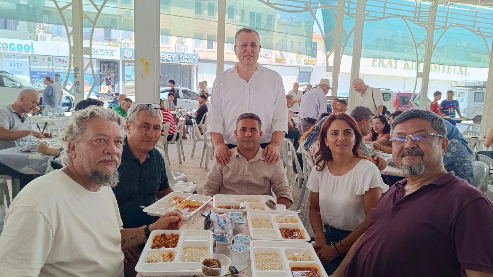 Fethiye'de Çıralı ailesinin mutlu günü öncesi geniş katılımlı buluşma