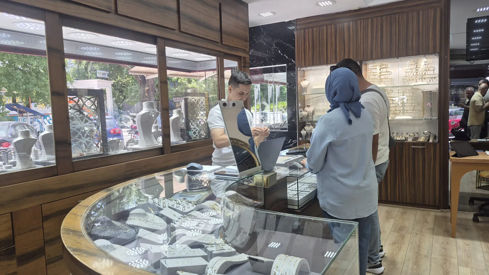 Fethiye Tufanlar Kuyumculuk, 'Altın hâlâ güvenli liman, düşüş alım zamanı'