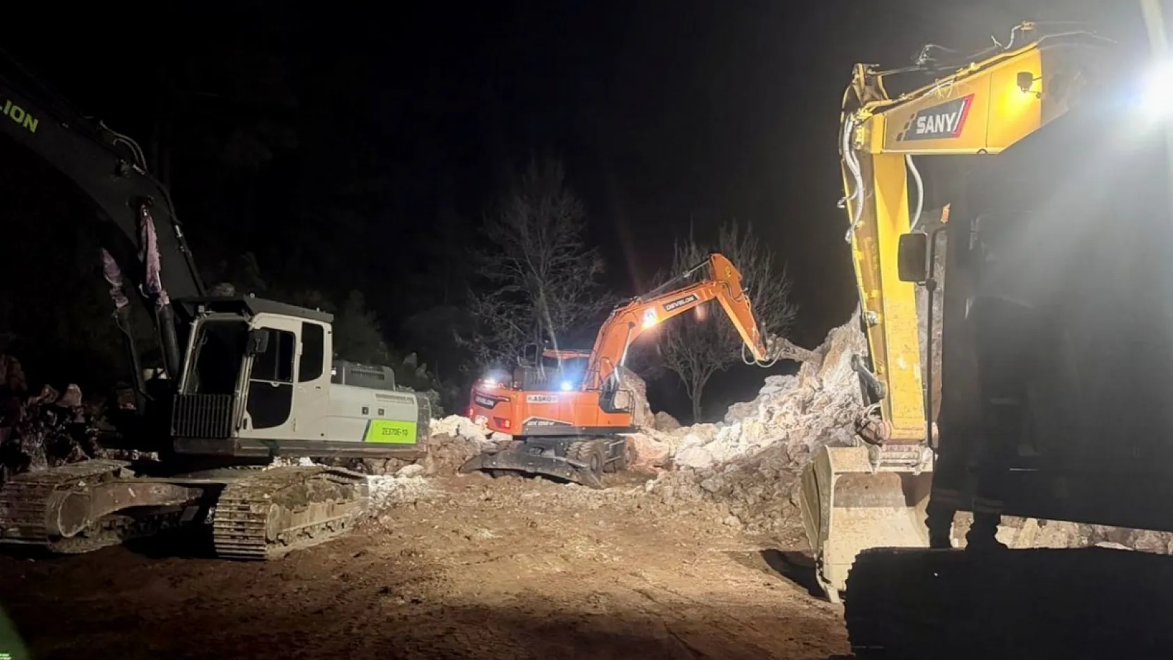 Fethiye'de yağış sonrası kapanan Kızılbel–Söğütlü yolu ulaşıma açıldı