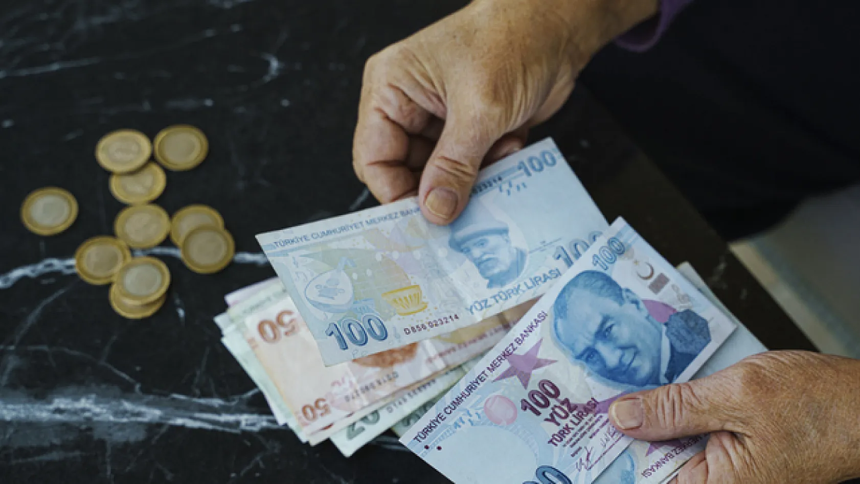100 bin TL için rekor faiz getirisi İşte yüzde 56 faiz veren banka! 
