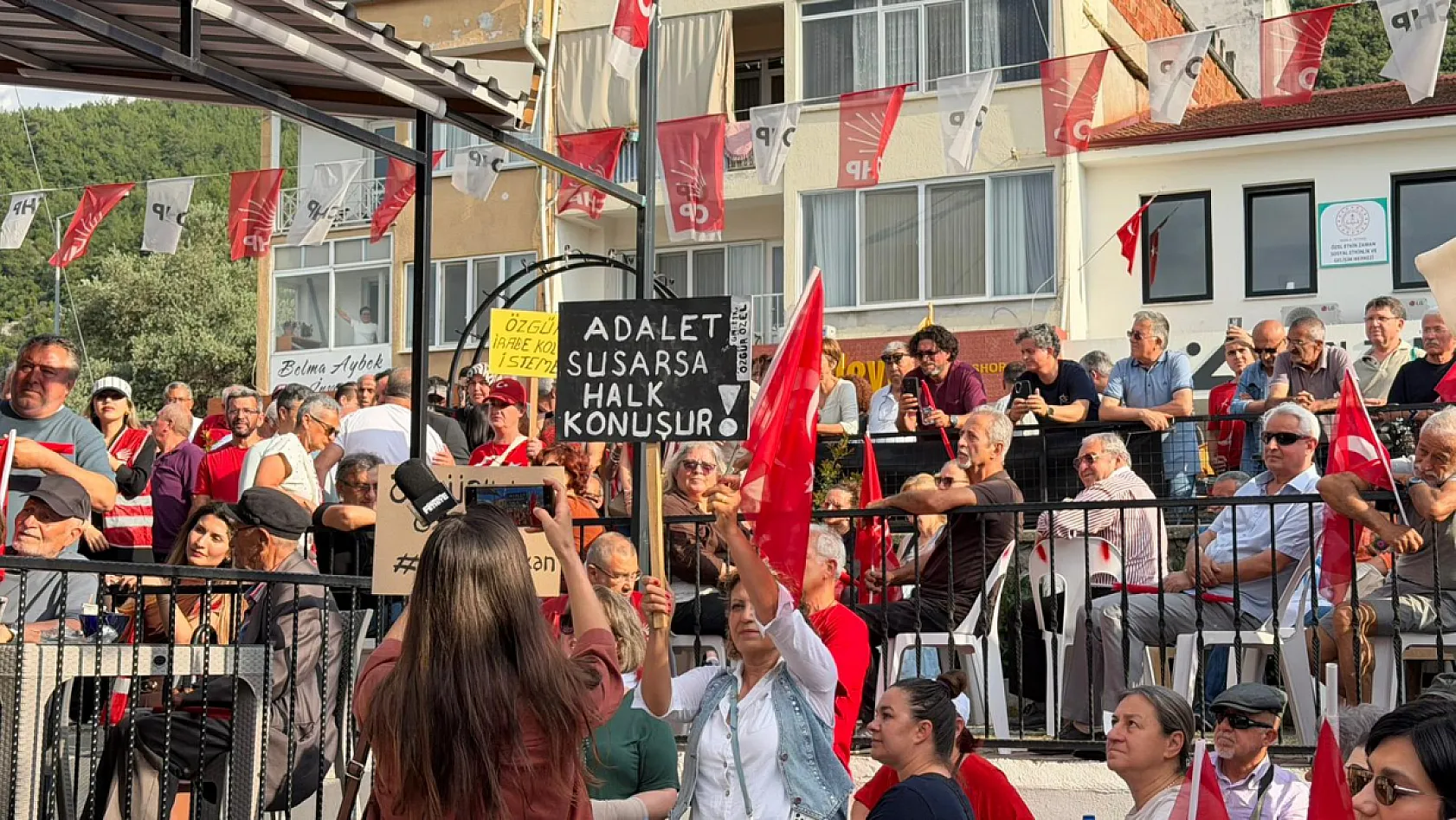 Fethiye'de 'Sandık İradesi' Yürüyüşü